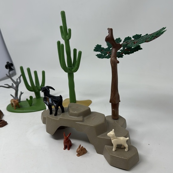 Playmobil Desert Landscape with Animals - Picture 7 of 10